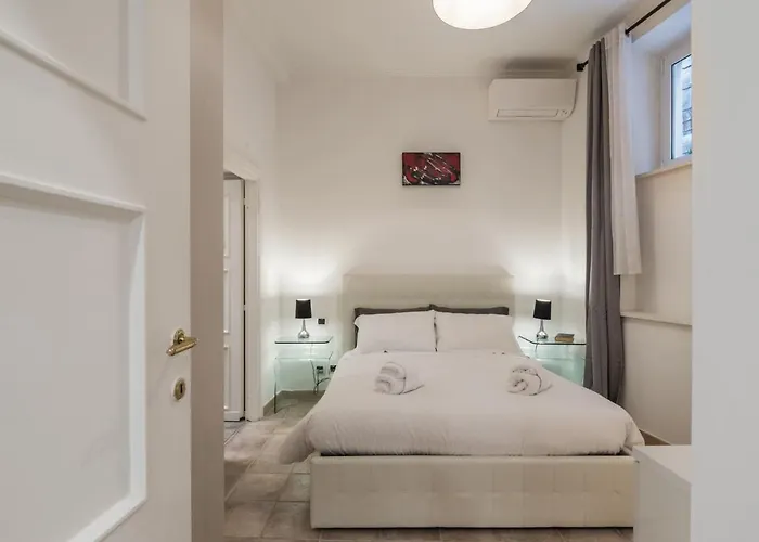 The Rent - Gorgeous One-bedroom Near Piazza Di Spagna Apartment Rom